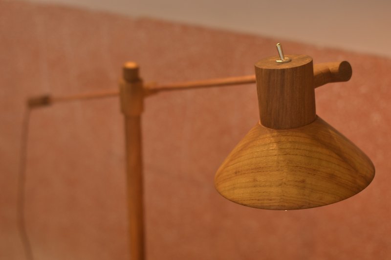MoziDozen 鷺 立燈 手工製作 木製品 - 燈具/燈飾 - 木頭 咖啡色