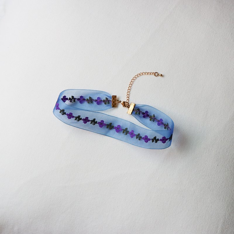 fillings sapphire blue gauze flower necklace - สร้อยติดคอ - ผ้าฝ้าย/ผ้าลินิน สีน้ำเงิน