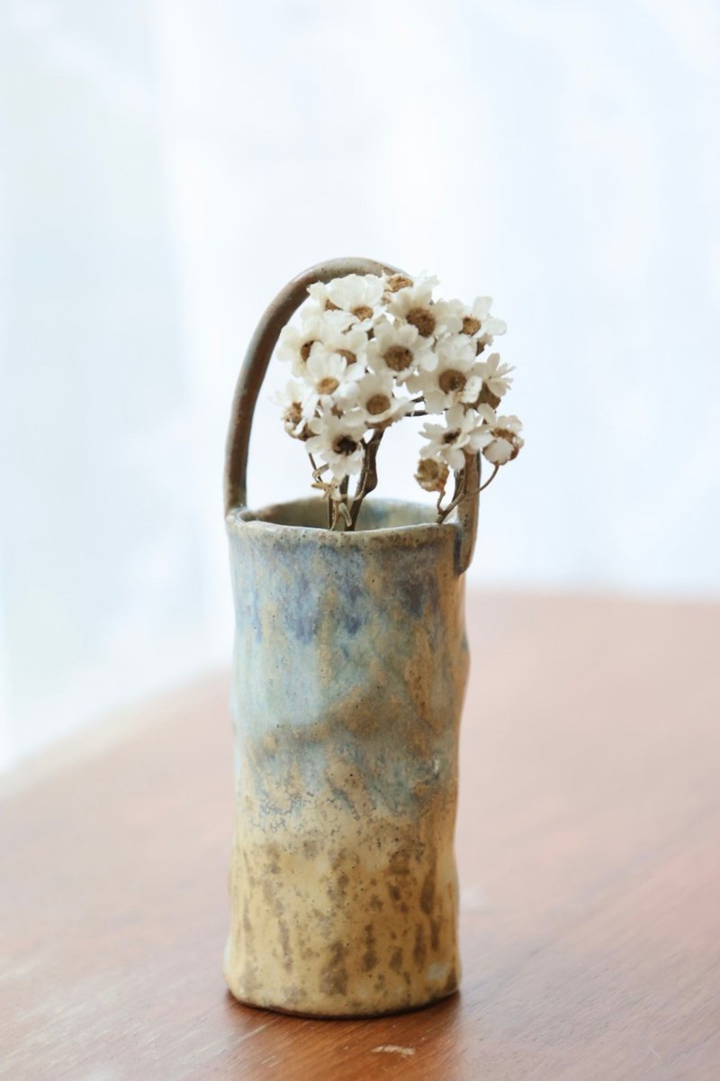 交換禮物/冰雪奇緣侘寂風迷你提把乾花器 花插小瓶辦公室療癒小物 - 花瓶/花器 - 陶 卡其色