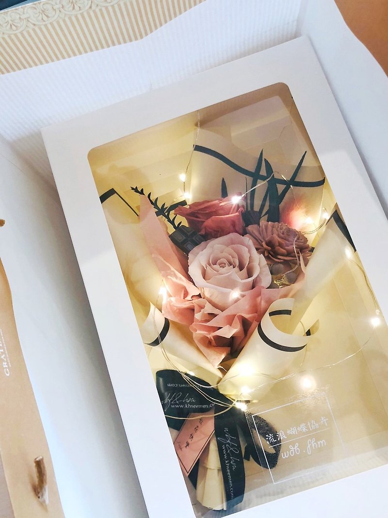 Wbfxhm / JM x fragrance x smoked card cloth British pear does not wither roses bouquet - ช่อดอกไม้แห้ง - พืช/ดอกไม้ หลากหลายสี