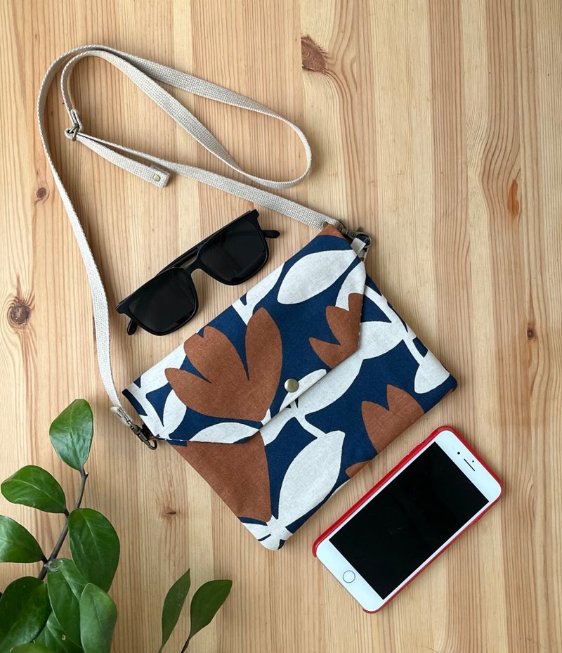 Cotton bag imported from Japan, fresh and natural plant and flower printed cotton bag, can be used as a clutch bag - กระเป๋าถือ - ผ้าฝ้าย/ผ้าลินิน หลากหลายสี