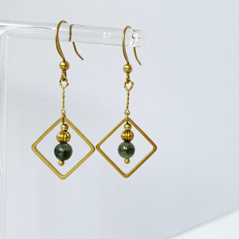 classical. Natural green hair crystal full Bronze brass ear hook can be changed clip type handmade earrings for good luck - ต่างหู - ทองแดงทองเหลือง สีเขียว