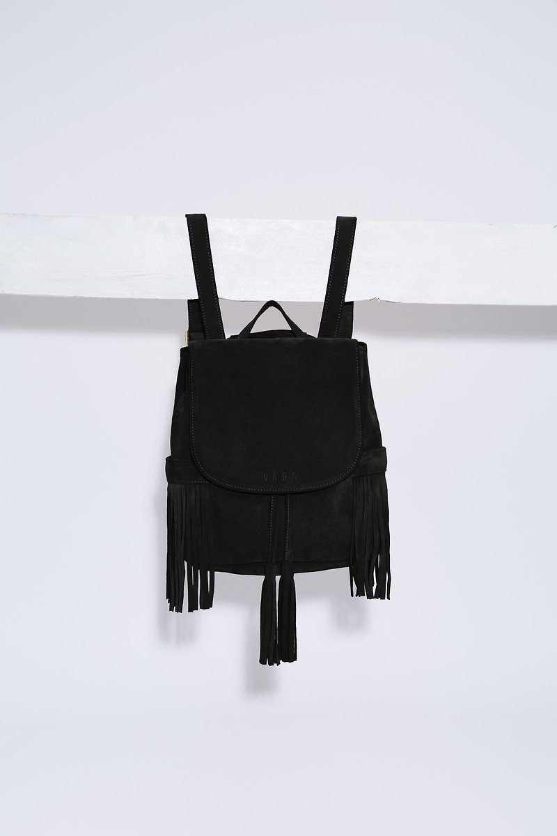 Fringe Backpack (Jet Black) : The Undressed To go Panther - Backpacks - Genuine Leather Black