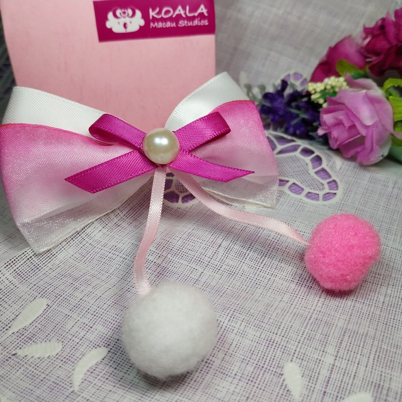 Pink bow fur ball hair tie - เครื่องประดับผม - วัสดุอื่นๆ สึชมพู