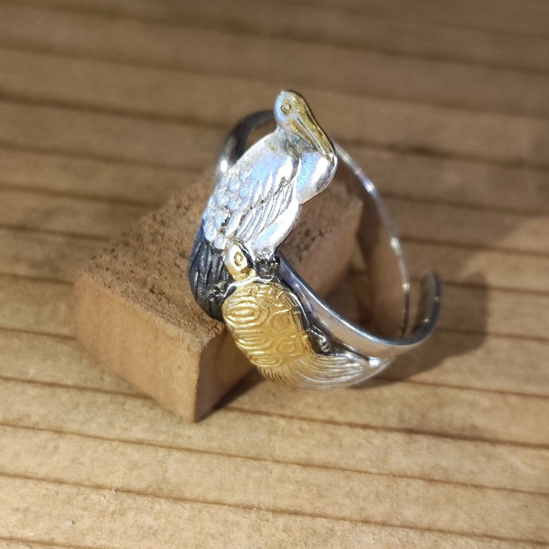 繊細な細工は日本人の美学が詰まった縁起物デザイン。アンティークシルバー菓子楊枝のリメイクリング 鶴亀_879 - 戒指 - 純銀 銀色