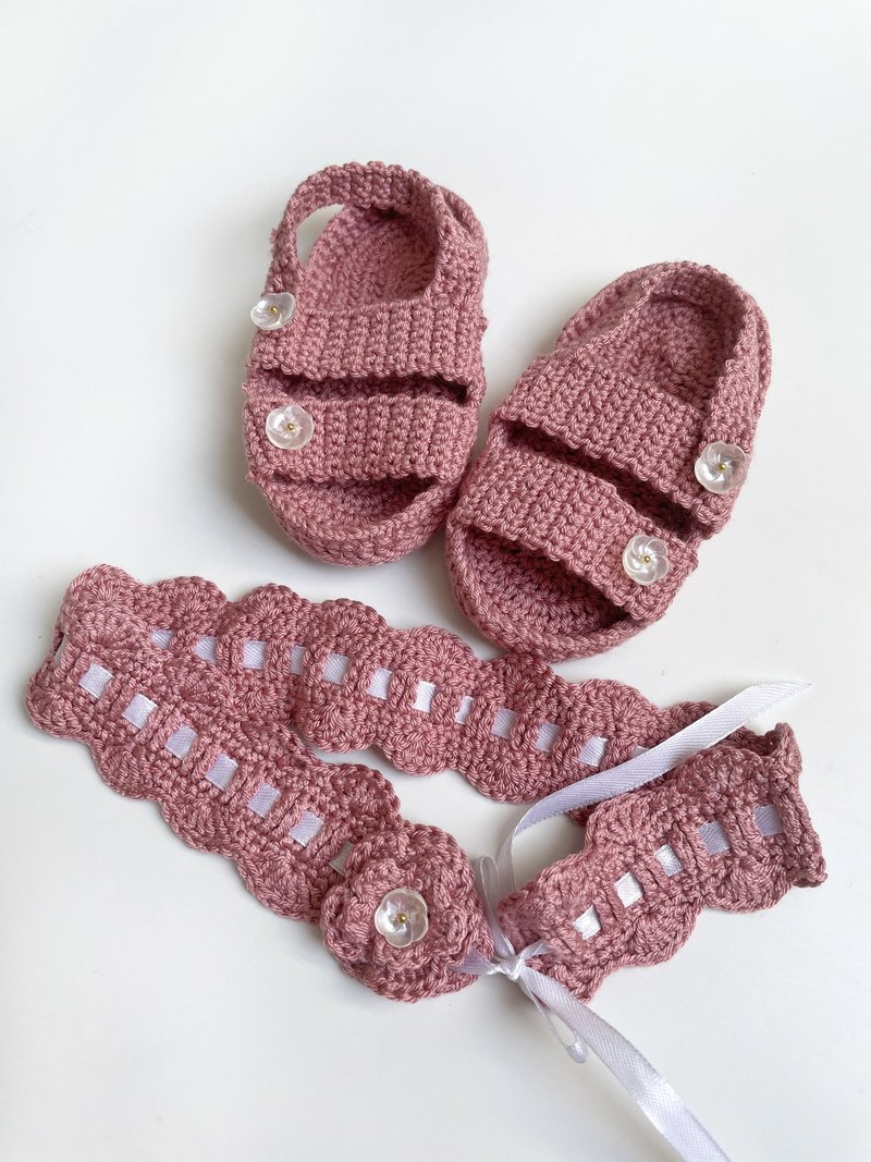 Summer baby shoes and headband, Floral baby headband, Crochet booties, sandals - รองเท้าเด็ก - ผ้าฝ้าย/ผ้าลินิน สึชมพู