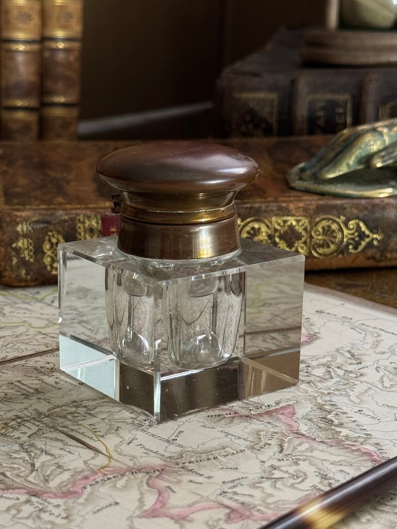 50242-經典法國古董水晶墨水瓶 黃銅蓋 附原始內膽 - 其他書寫用具 - 水晶 