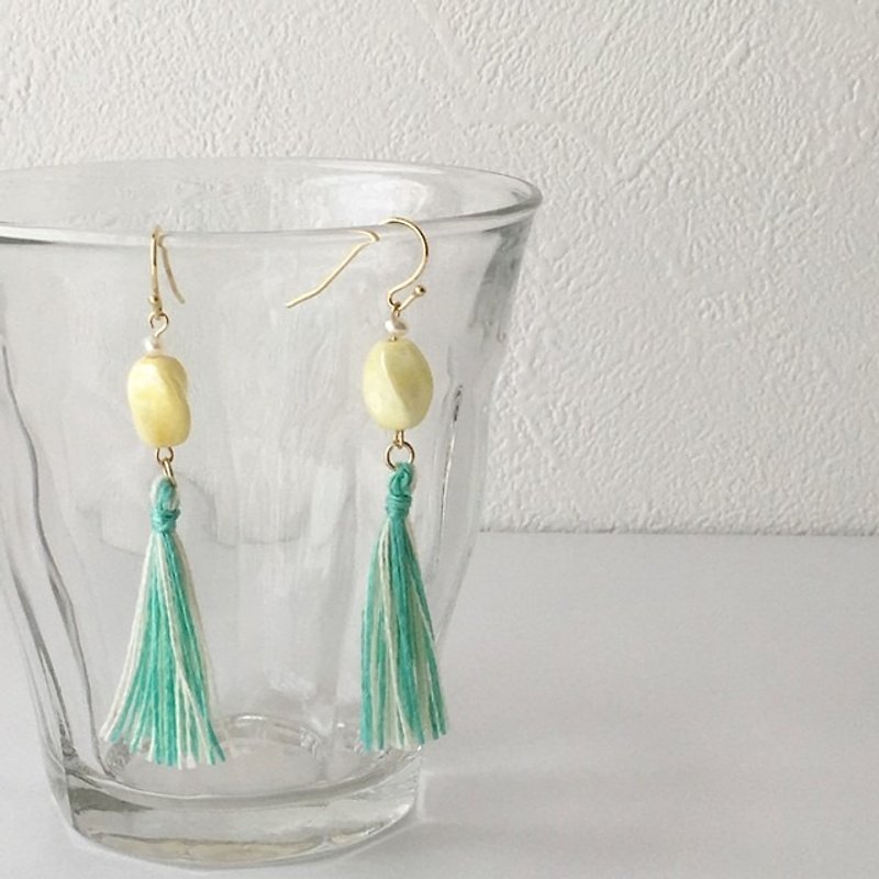 Glittering tassel earrings earring "Yellow & Green" - Earrings & Clip-ons - Cotton & Hemp Green