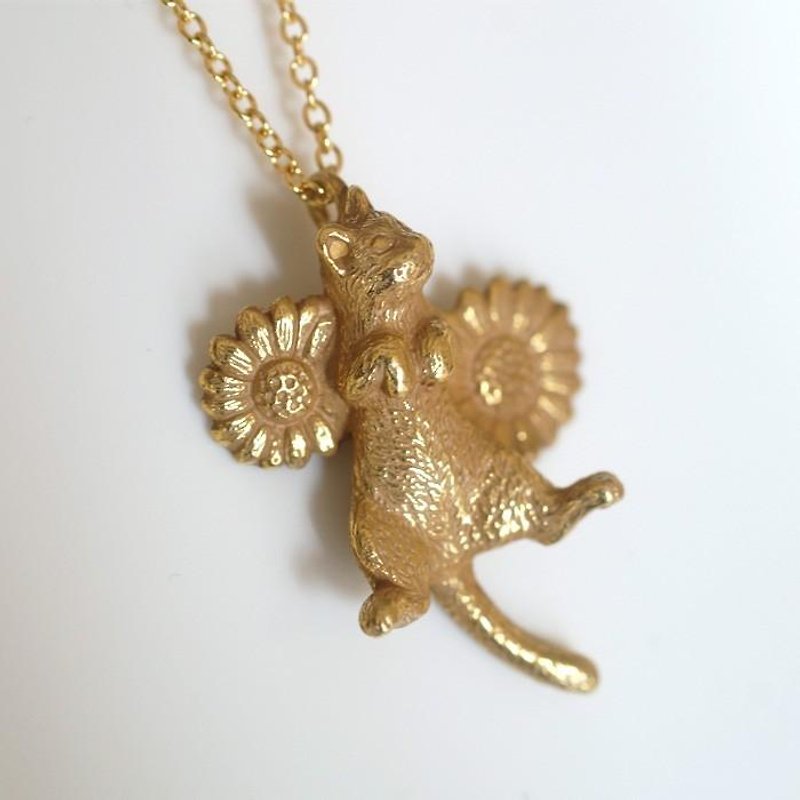 Goron cat pendant antique gold - สร้อยคอ - โลหะ สีทอง