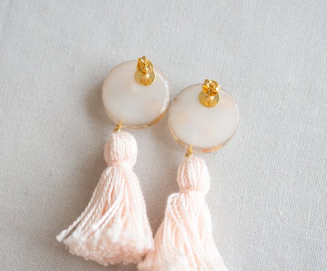 刺繍ビーズ　ミモザタッセルピアス        