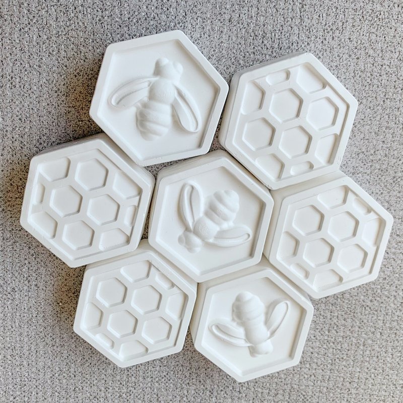 High-Quality Honeycomb Diffuser Stone / Bee + Honeycomb Design - Fragrances - Other Materials White