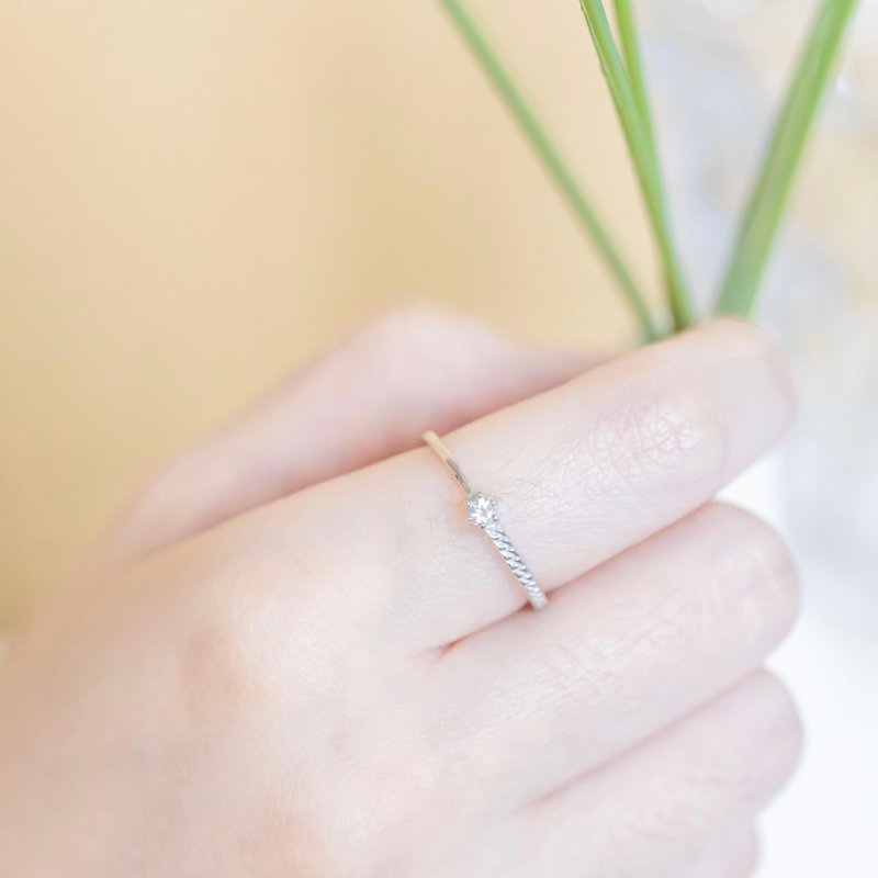 White crystal 925 sterling silver one-sided twist design ring adjustable ring - แหวนทั่วไป - คริสตัล สีเงิน