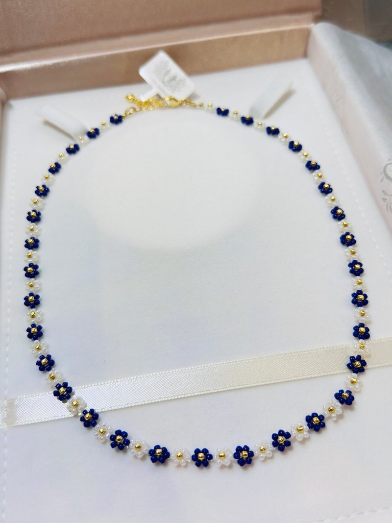 44+5cm 深藍/白色-花花頸鏈 JW1H/64PC-006 - 項鍊 - 玻璃 多色