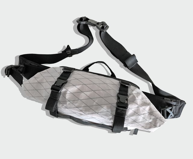 X-POD II - クラシック ショルダー バッグ - ショップ CODE OF
