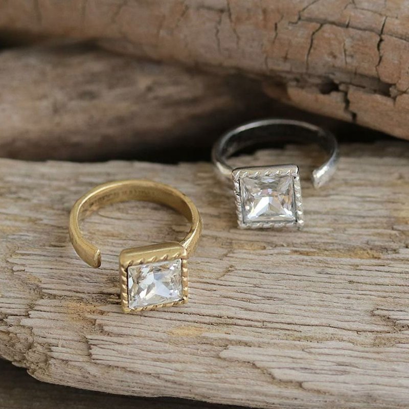 [Made in Japan] Square Gemstone Ring Free Size Retro Jewelry - แหวนทั่วไป - ทองแดงทองเหลือง สีทอง