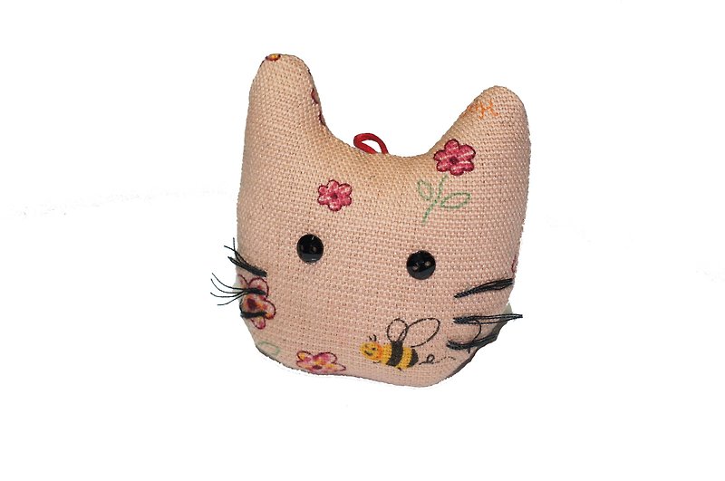 [AnnaNina] hand made cat charm ancient cloth elegant honey - พวงกุญแจ - ผ้าฝ้าย/ผ้าลินิน 