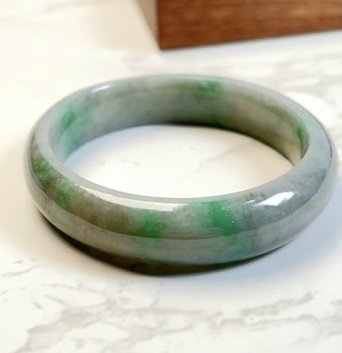 瓔珞珠寶盒 E.L.Jewelry Box 飄綠花翡翠貴妃鐲手鐲 | 17圍 | 天然緬甸玉翡翠A貨 | 送禮
