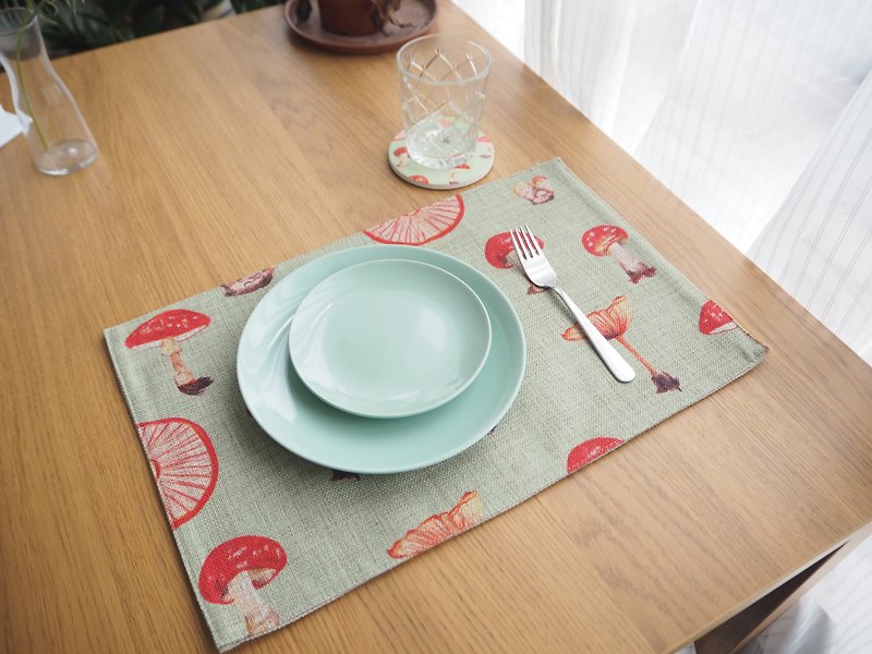 Mushroom table mat cotton and linen pot table cloth - ผ้ารองโต๊ะ/ของตกแต่ง - ผ้าฝ้าย/ผ้าลินิน สีแดง
