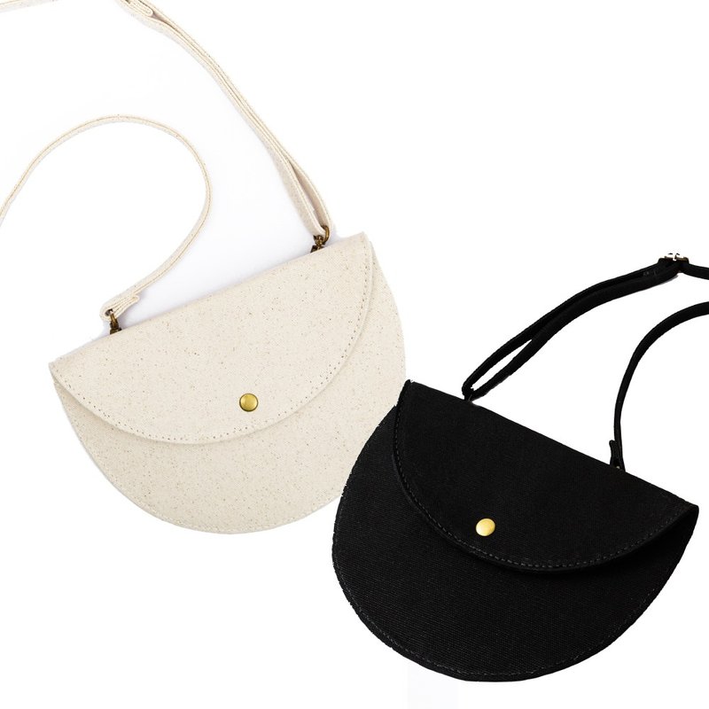 Literary and fresh semicircle shape all-match mobile phone bag - กระเป๋าเครื่องสำอาง - เส้นใยสังเคราะห์ สีดำ