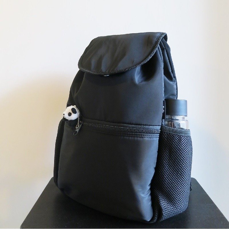 TiDi 時尚黑風衣布輕量背包(L款) - 水桶包/束口袋 - 防水材質 黑色