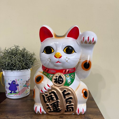 ミッキーマウス 招き猫風　置物　（陶器製） 陶器置物 ミッキーマウス/招き猫｜トレファクONLINE