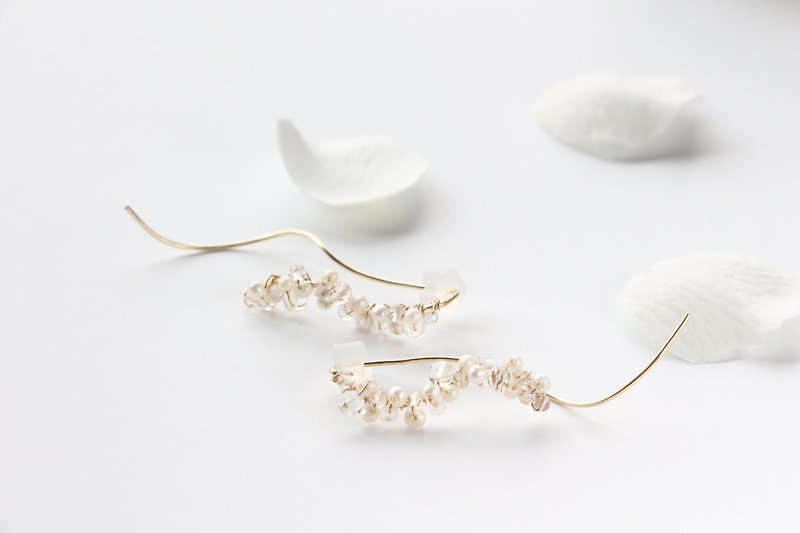 14kgf-curve style pearl & quartz pierced earrings - 耳環/耳夾 - 寶石 白色