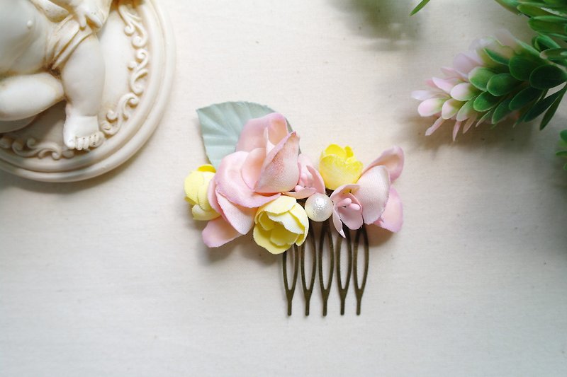 Small fresh lady temperament lady series / Goose yellow pink peach cloth with fine wrinkles Pearl was elegant Romantique dinner wedding shooting Princess small fresh hair comb hair accessories - Hair Accessories - Cotton & Hemp Pink