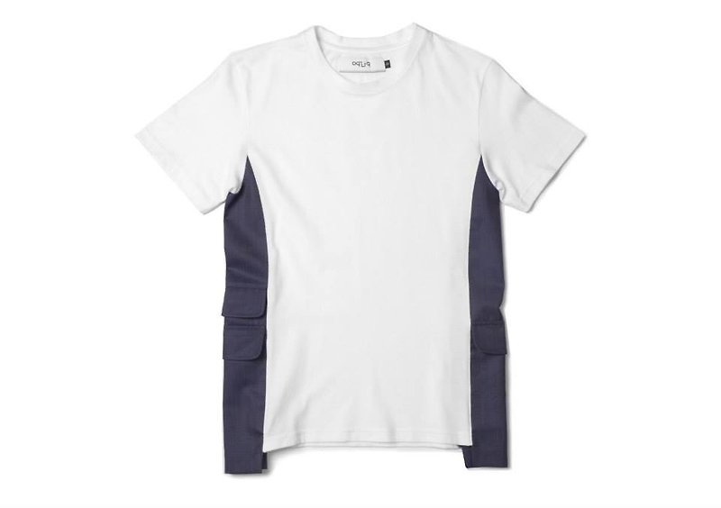 oqLiq  - アーバンナイト - サイドスーツアーマーTシャツ（ホワイト） - Tシャツ メンズ - コットン・麻 ホワイト