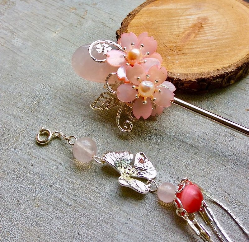 Handmade ~ Chinese style double-sided natural powder crystal plum (sakura) hairpin - Hair Accessories - Other Materials Pink