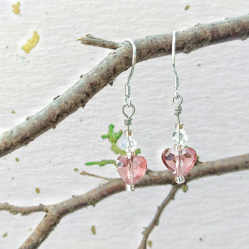 Love your heart Swarovski crystal earrings can be changed to Clip-On - ต่างหู - แก้ว สึชมพู
