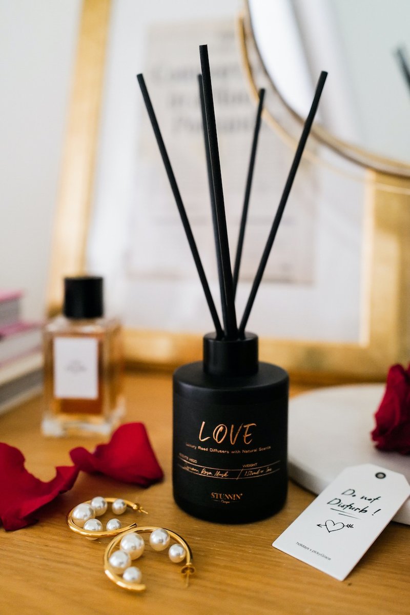 Essential Oil Diffuser - LOVE - น้ำหอม - วัสดุอื่นๆ 