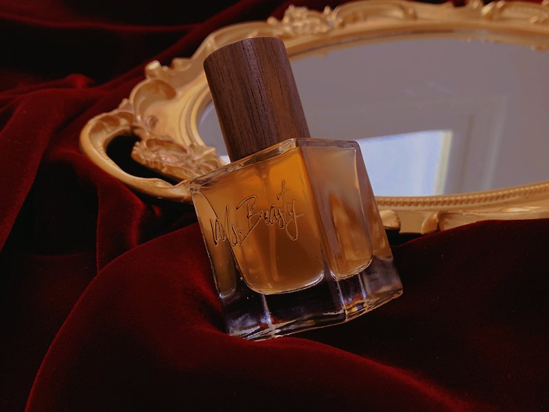 プチルナール【リトルフォックス】エナジーフレグランス 香水 森の香り Ms.Beasty - 香水 - エッセンシャルオイル 透明