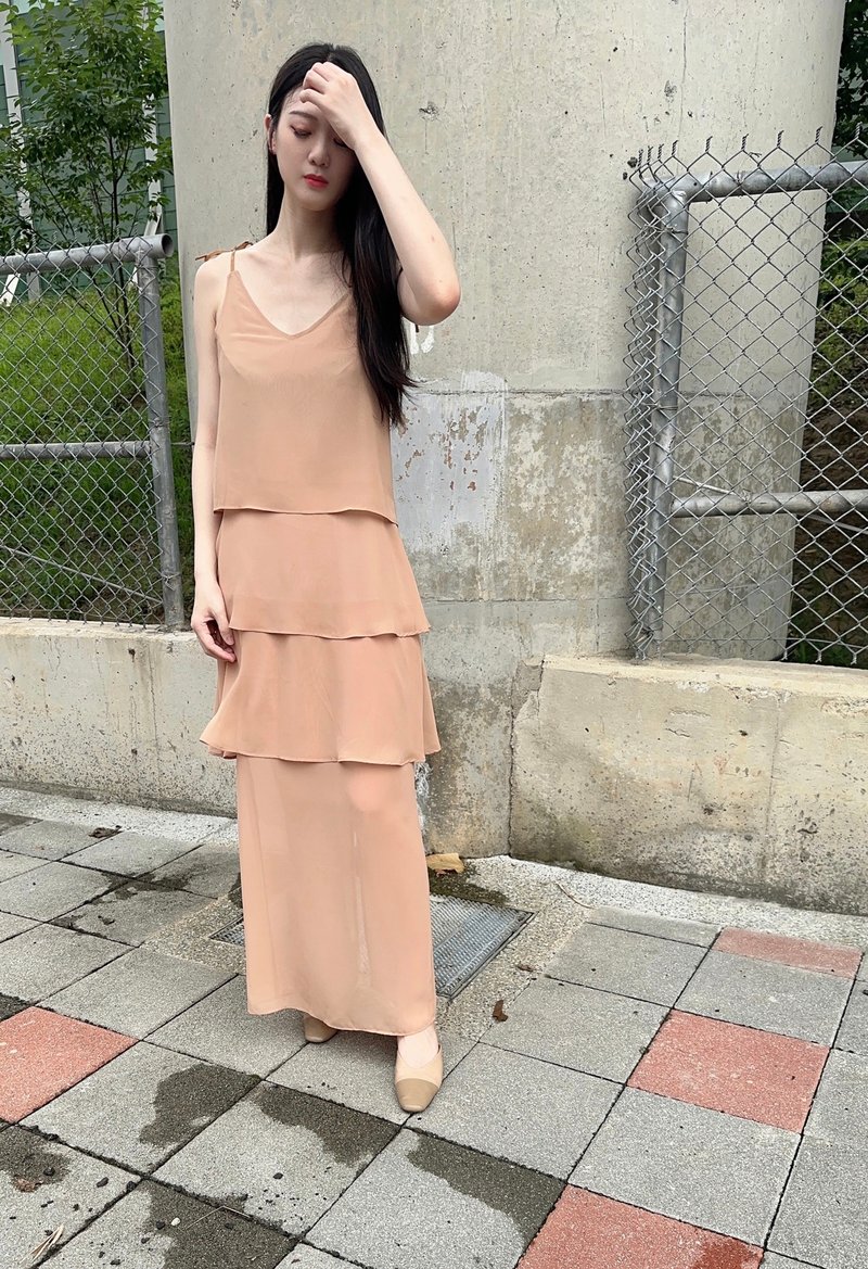 Plain light Khaki cake skirt dress - ชุดเดรส - ผ้าไหม สีกากี