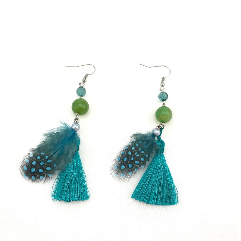 Malachite green feather tassel earrings - ต่างหู - งานปัก สีเขียว
