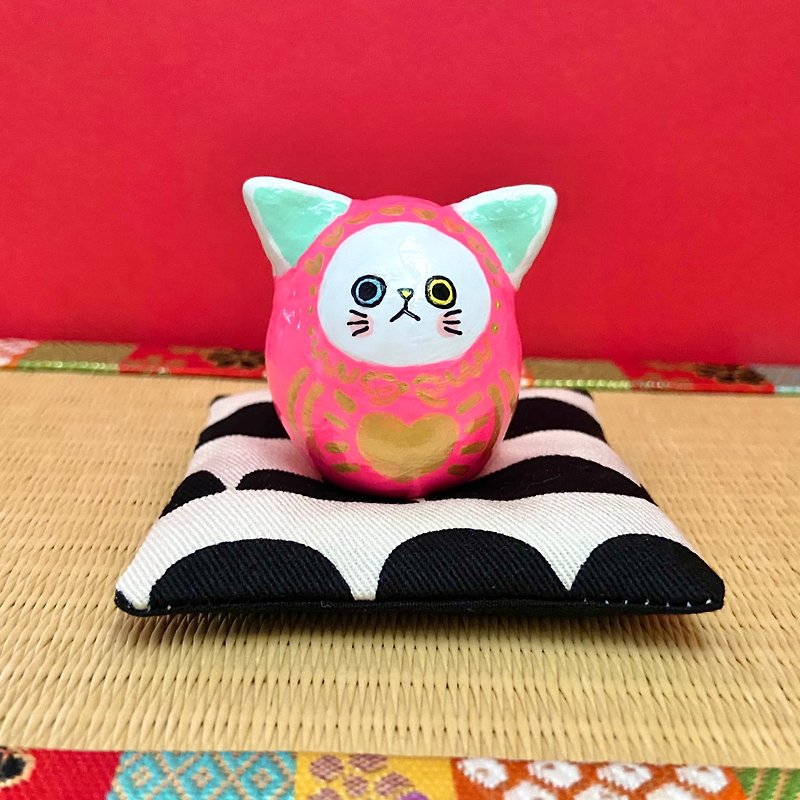 Cat and cat daruma [Small] Fluorescent pink - Items for Display - Clay Pink