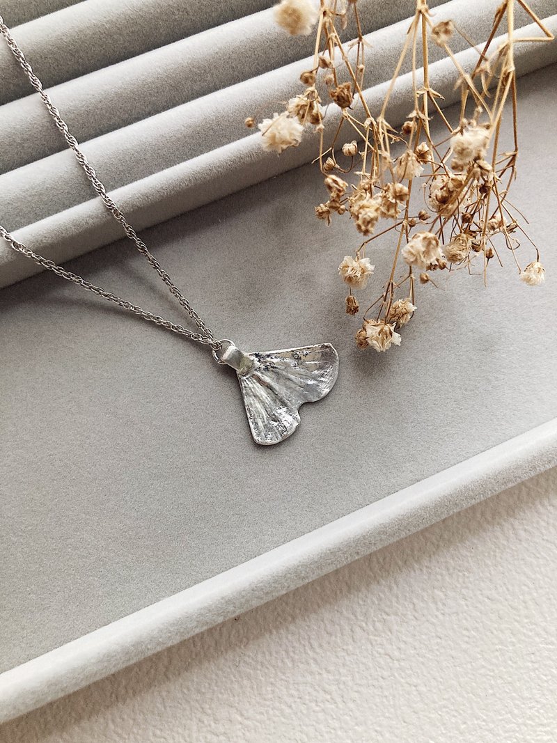 Sterling Ginkgo Necklace Jewelry Silver Jewelry - สร้อยคอ - เงิน สีเงิน