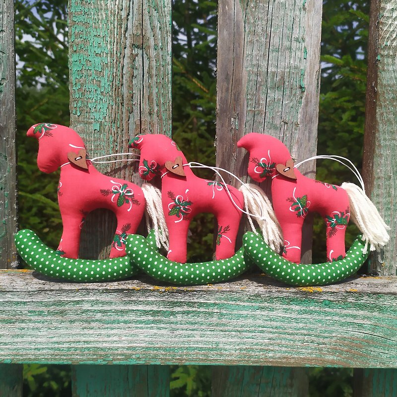 Christmas decorations, 3pcs/ Textile horse/ Christmas present - ตุ๊กตา - วัสดุอื่นๆ สีแดง
