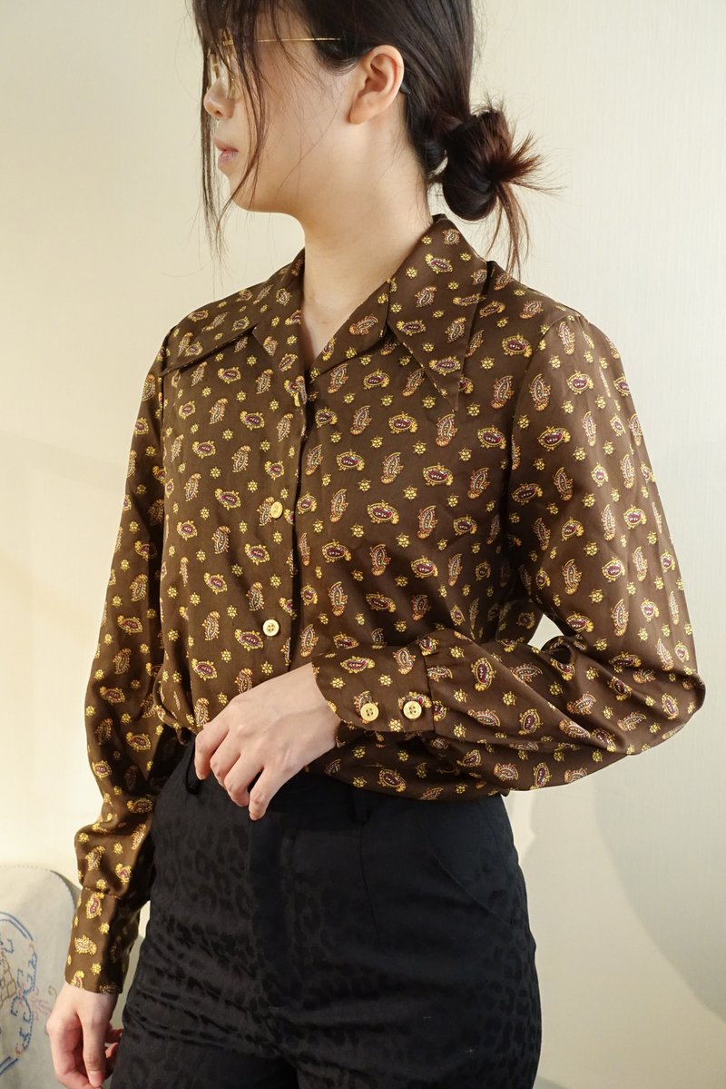 (VINTAGE/UNIQUE) 1970s brown paisley pattern long sleeves blouse - Women's Shirts - Polyester Brown