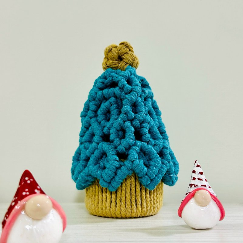 【Handmade】Crochet Christmas Tree Earring Display, Christmas Ornament, with 1 String of Christmas Lights - Items for Display - Cotton & Hemp Multicolor