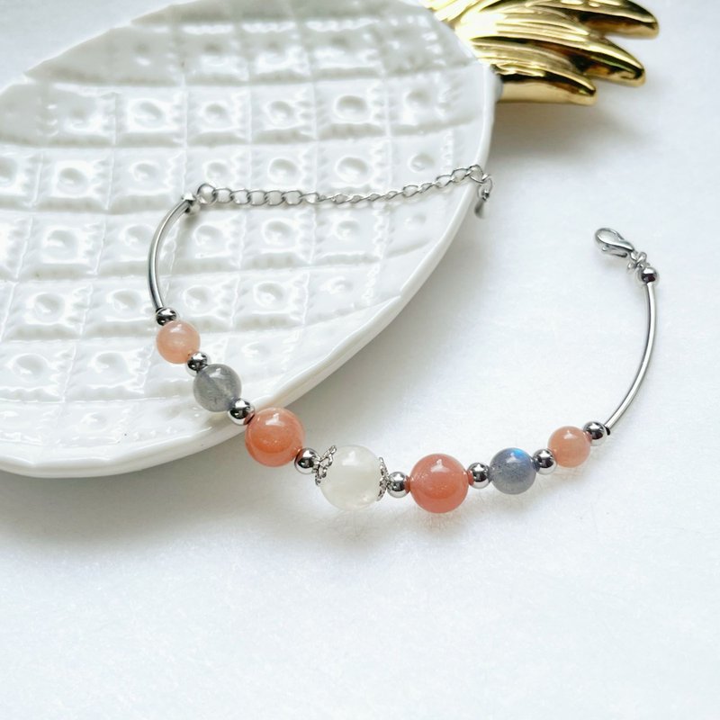 Natural Stone Crystal Bracelet - สร้อยข้อมือ - คริสตัล สีส้ม