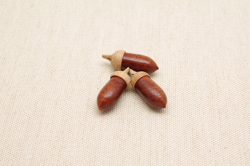 Free shipping campaign | A-17 Padouk & Cherry wood - Wood carving acorn - Other - Wood Red