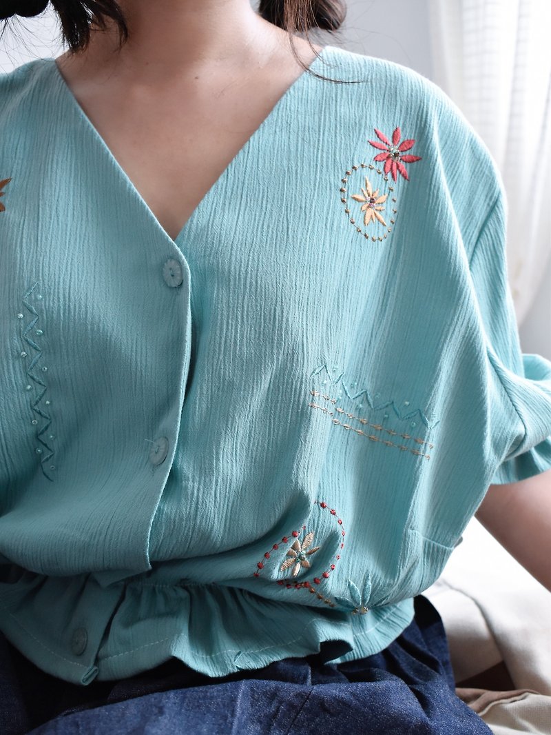 Vintage Remake 彩色童趣縮口襯衫 湖水藍綠 - 女襯衫 - 其他材質 