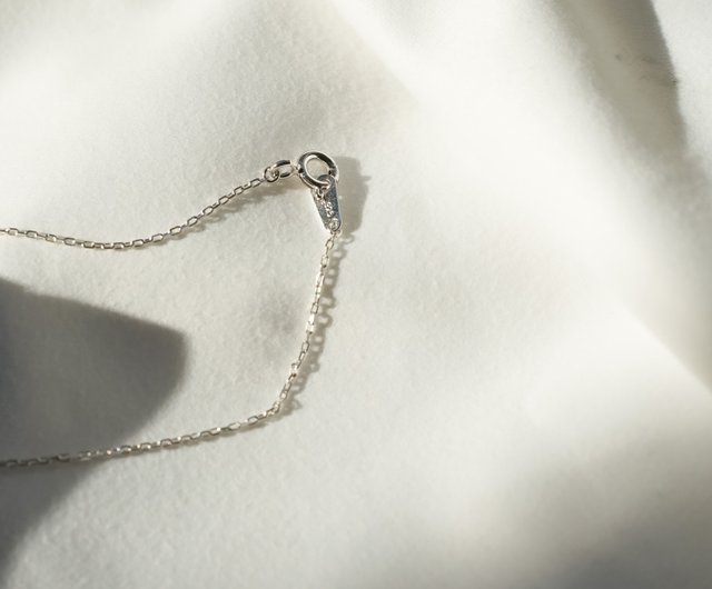 Timeless Classic 925 Sterling Silver Simple Four-claw Single