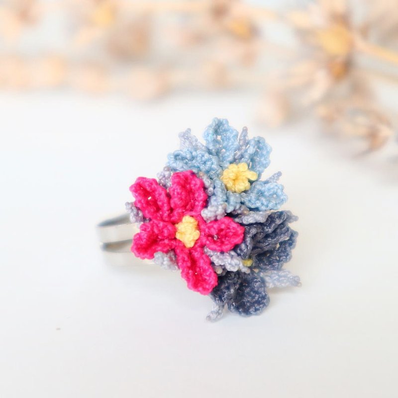 PREMIUM OYA lace Ring 【BOUQUET】Winter Rose - แหวนทั่วไป - ไฟเบอร์อื่นๆ สึชมพู
