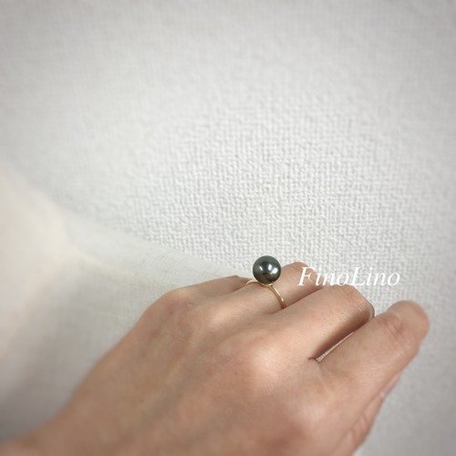 タヒチパール黒蝶真珠とK18のシンプルリング 受注製作品 - ショップ FinoLino リング・指輪 - Pinkoi