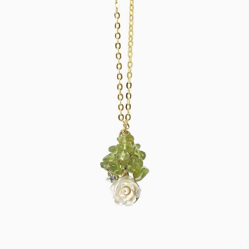 Greenery Inspired Peridot Necklace, August Birthstone - สร้อยคอ - เครื่องประดับพลอย สีเขียว