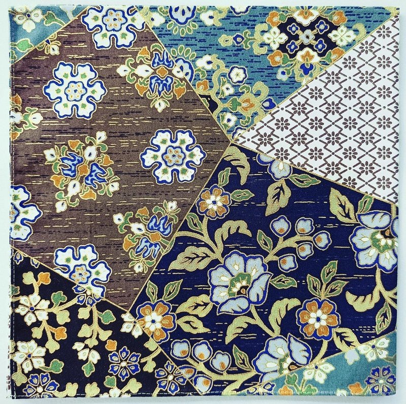 Japanese Furoshiki with Traditional Floral Motif 21 x 21 inches - 手帕 - 棉．麻 