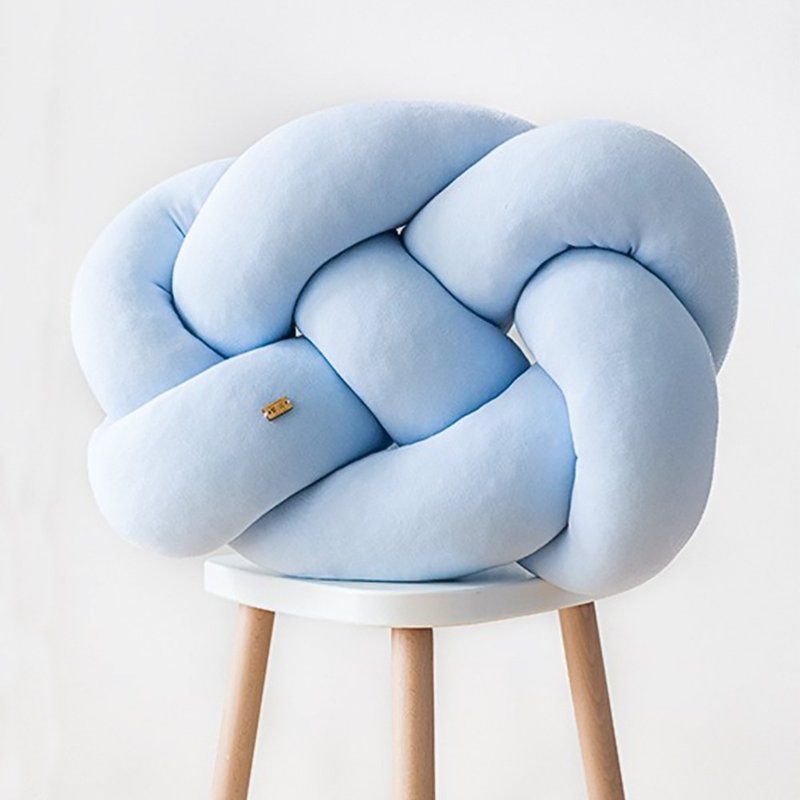 Knot Cushion 纏繞抱枕 | 胖胖款天空藍  喬遷禮物 - 枕頭/抱枕 - 棉．麻 藍色