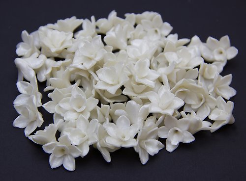 Pearl Lily flowers Beads, Polymer Clay Beads, Lily flowers 2-2.5cm Supplies  bead - Shop FlorenBeads Parts, Bulk Supplies & Tools - Pinkoi