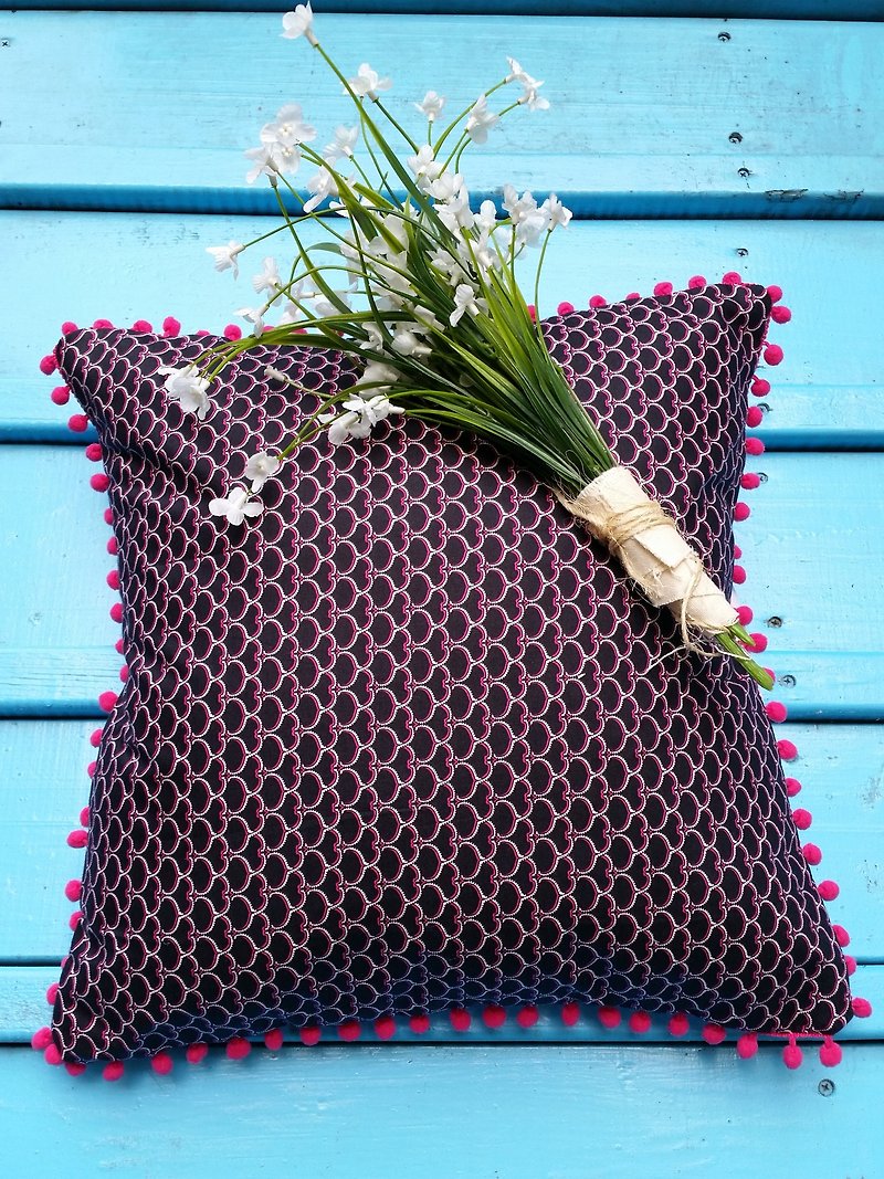 Nordic Style Black Geometric Pattern Peach Small Hair Ball Pillow Pillow Pillow Cushion Pillowcase - หมอน - วัสดุอื่นๆ หลากหลายสี